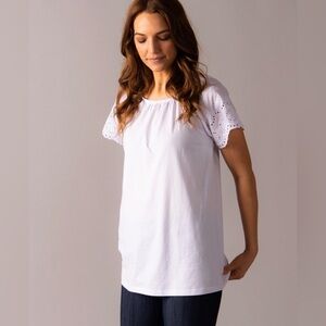 AGNES & DORA Medium White Eyelet Sleeved Top